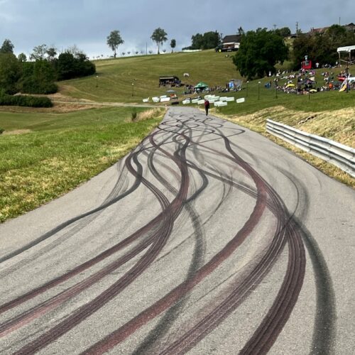 Quelle ligne est la plus rapide? © Eichenberger Motorsport Suisse | Auto Sport Suisse