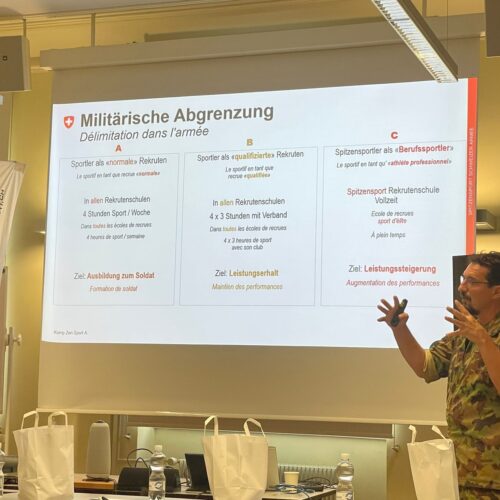 Conférence Militaires et carrière avec l'adjudant Urs Walther, chef de la section Sport d'élite de l'armée © Falk Motorsport Suisse | Auto Sport Suisse