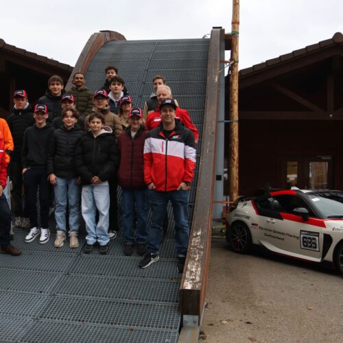 Gruppenfoto mit Instruktoren © Eichenberger Motorsport Schweiz | Auto Sport Schweiz