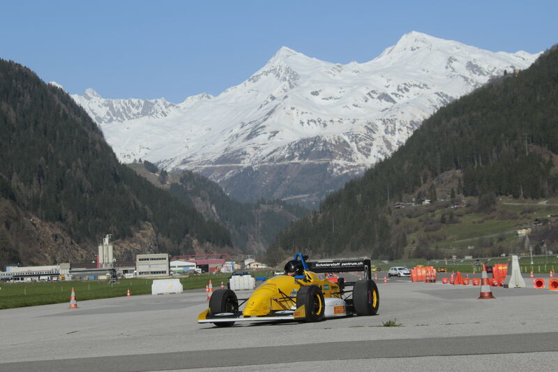 Egli mit Gotthard Massiv im Hintergrund myrally ch Motorsport Schweiz | Auto Sport Schweiz